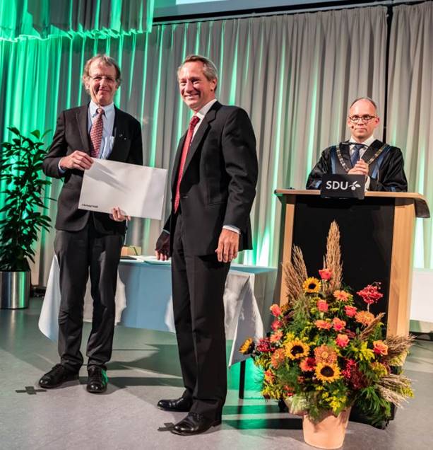 Verleihung Ehjrendoktorwürde Wöll 2019